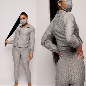 3 PIECE JOGGER SET WITH MASK